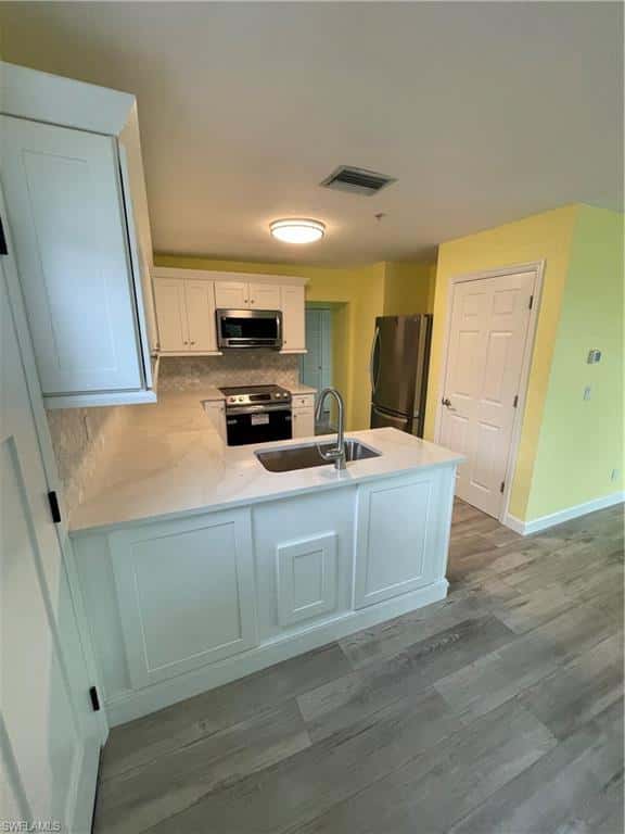 235 Miramar St, Fort Myers Beach, photo 5