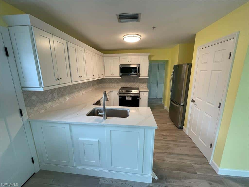 235 Miramar St, Fort Myers Beach, photo 4