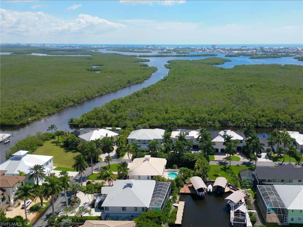 11620 Isle Of Palms Dr, Fort Myers Beach, photo 6