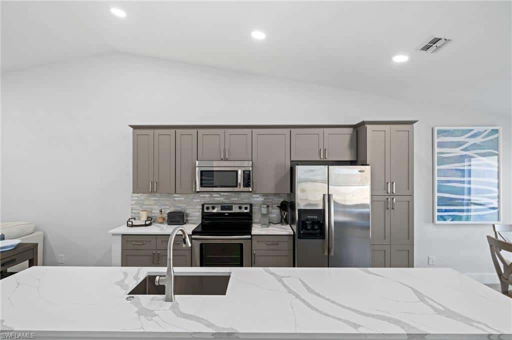 822 Gulf Pavilion Dr #201, Naples, photo 13