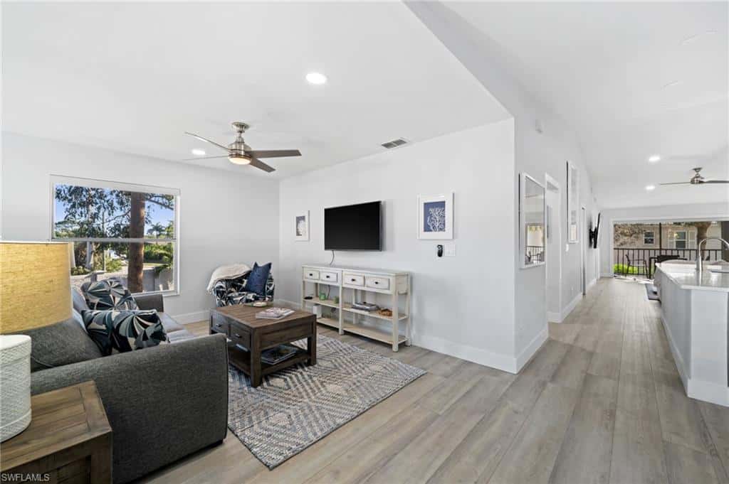 822 Gulf Pavilion Dr #201, Naples, photo 5