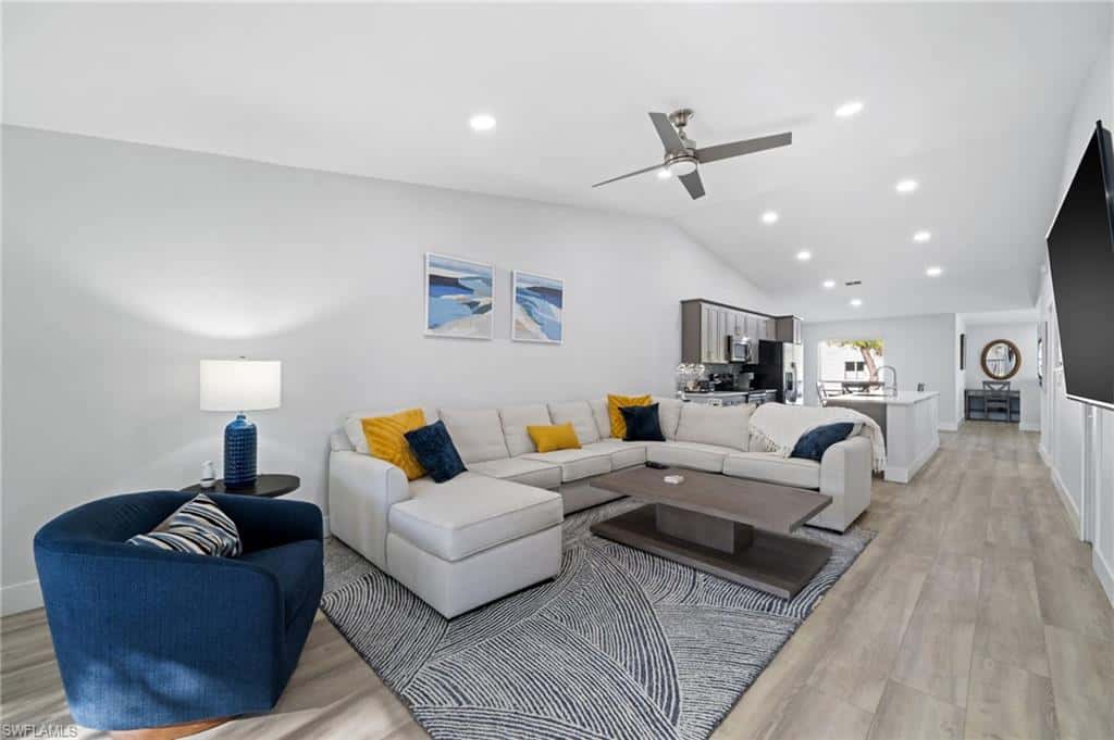 822 Gulf Pavilion Dr #201, Naples, photo 14