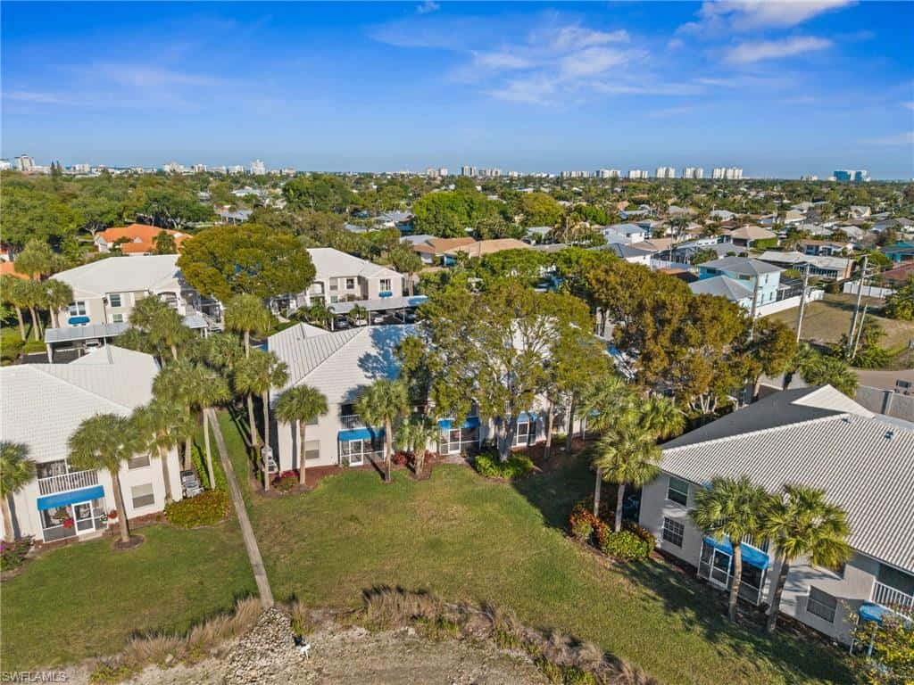 822 Gulf Pavilion Dr #201, Naples, photo 35