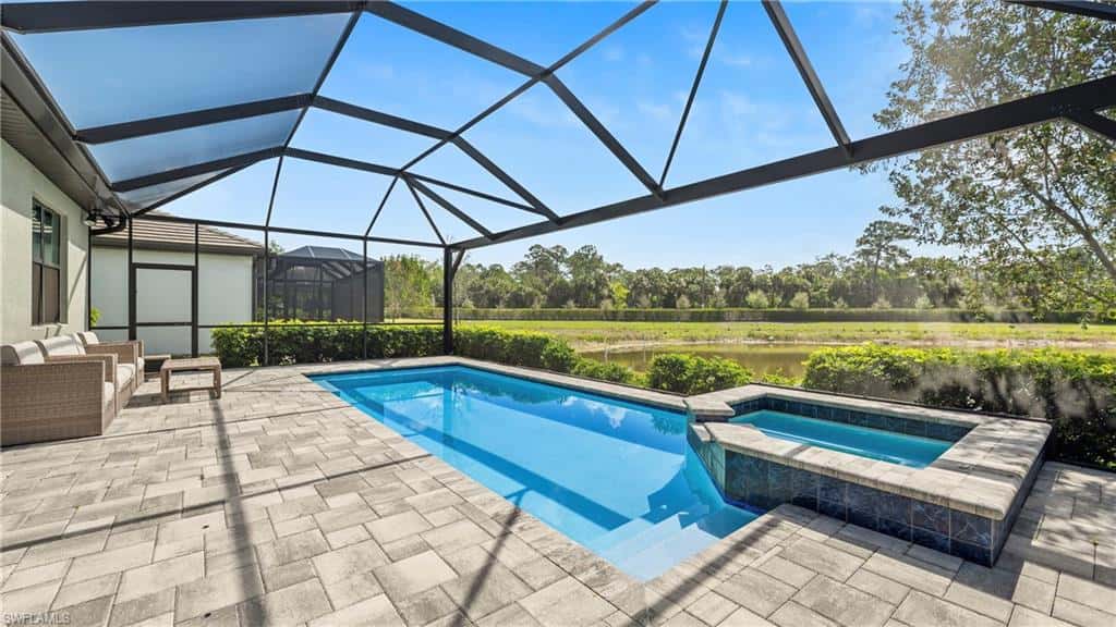10428 Ventana Ln, Naples, photo 32