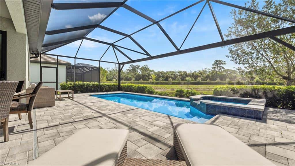 10428 Ventana Ln, Naples, photo 33