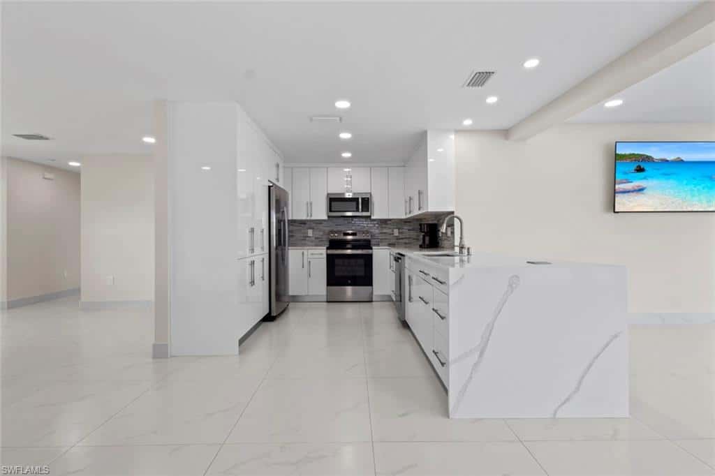 107 Albatross St, Fort Myers Beach, photo 13