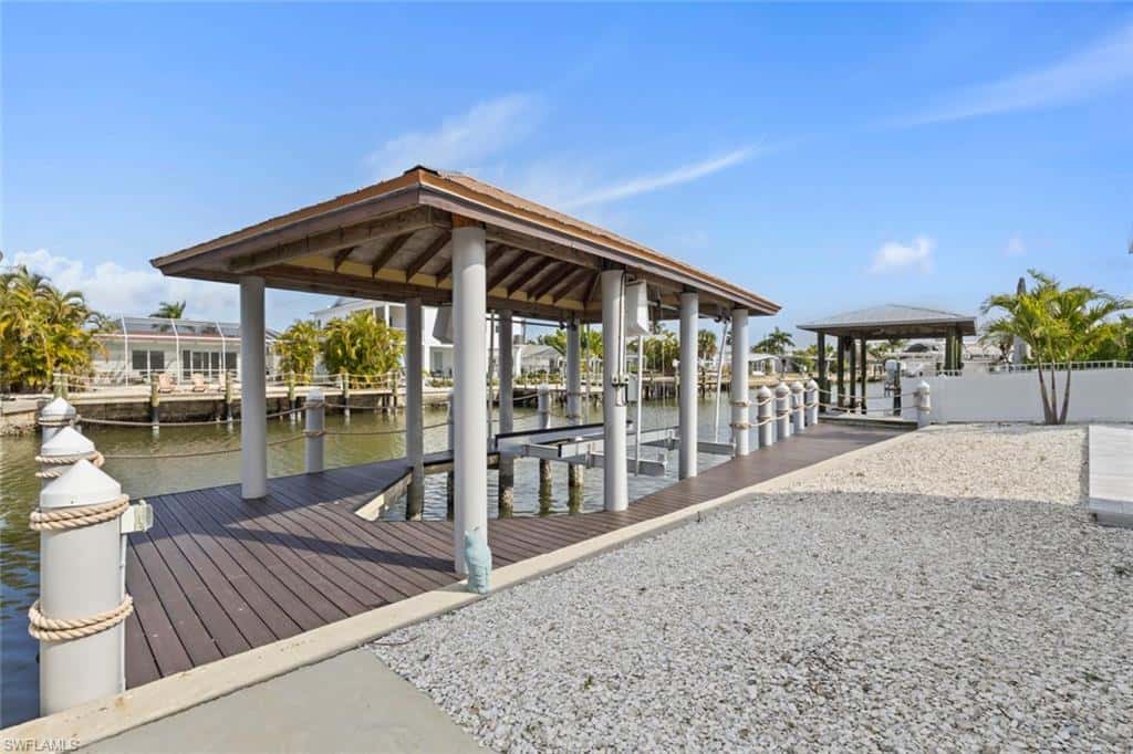 107 Albatross St, Fort Myers Beach, photo 9