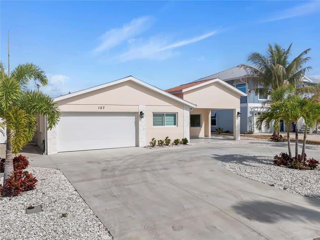 107 Albatross St, Fort Myers Beach, photo 4