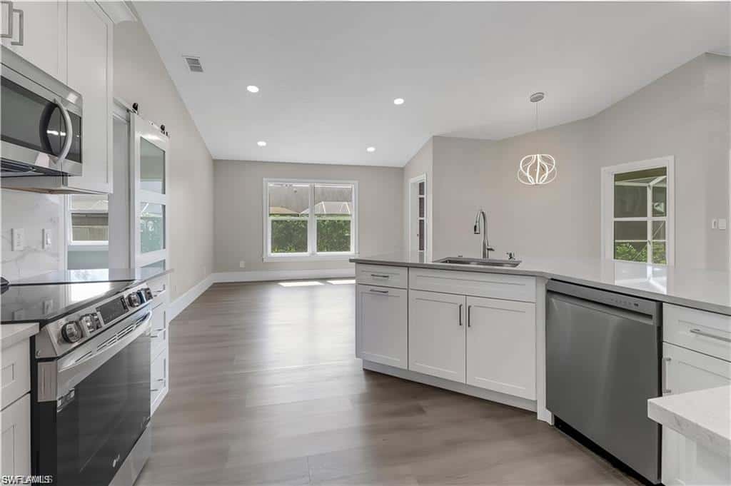 270 Madison Dr, Naples, photo 15
