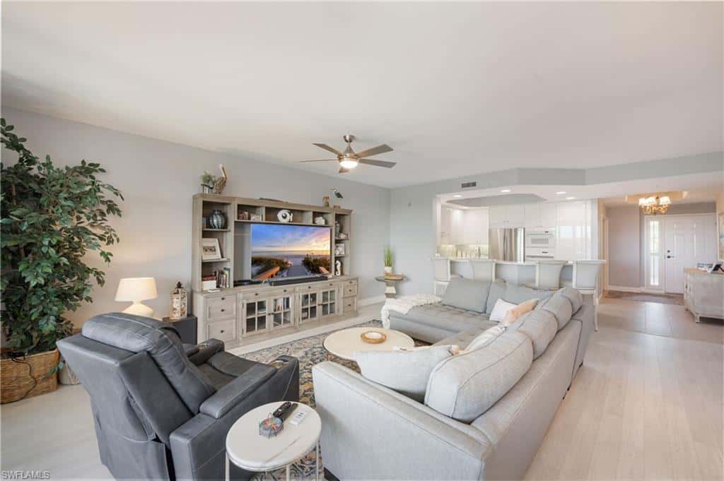 425 Cove Tower Dr #502, Naples, photo 4