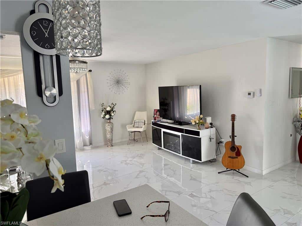 226 Kingston Dr, Fort Myers, photo 4