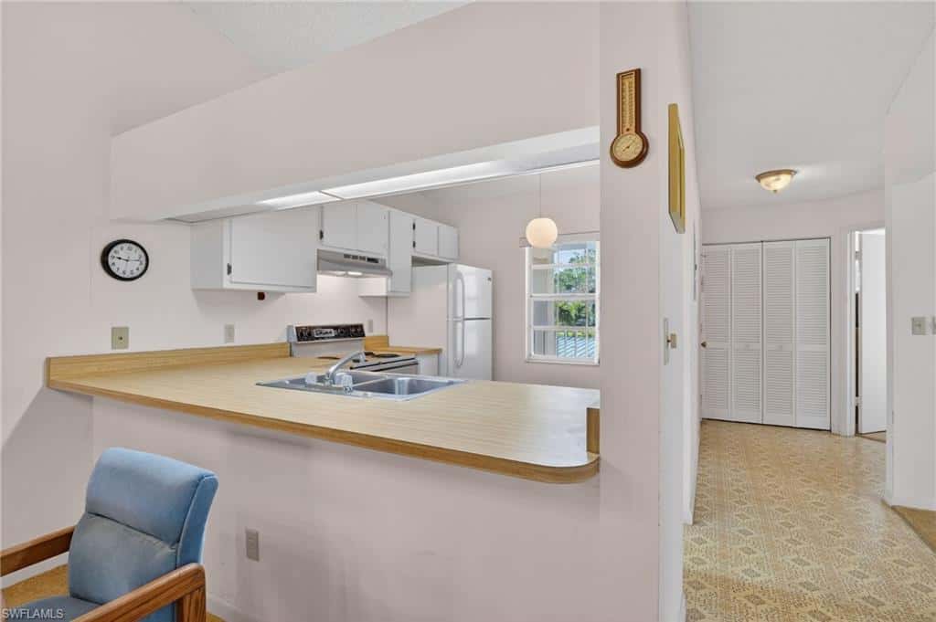 1704 Kings Lake Blvd #201, Naples, photo 6