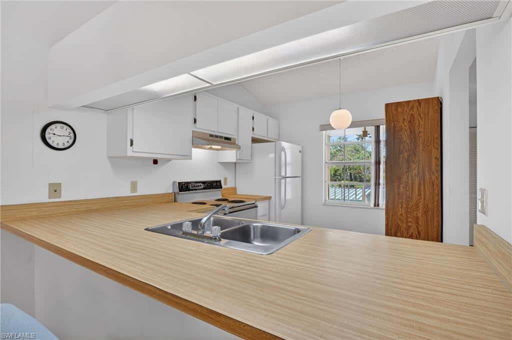 1704 Kings Lake Blvd #201, Naples, photo 5