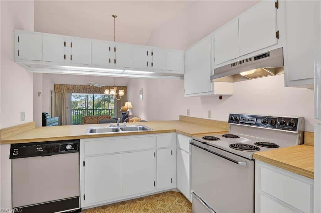 1704 Kings Lake Blvd #201, Naples, photo 10