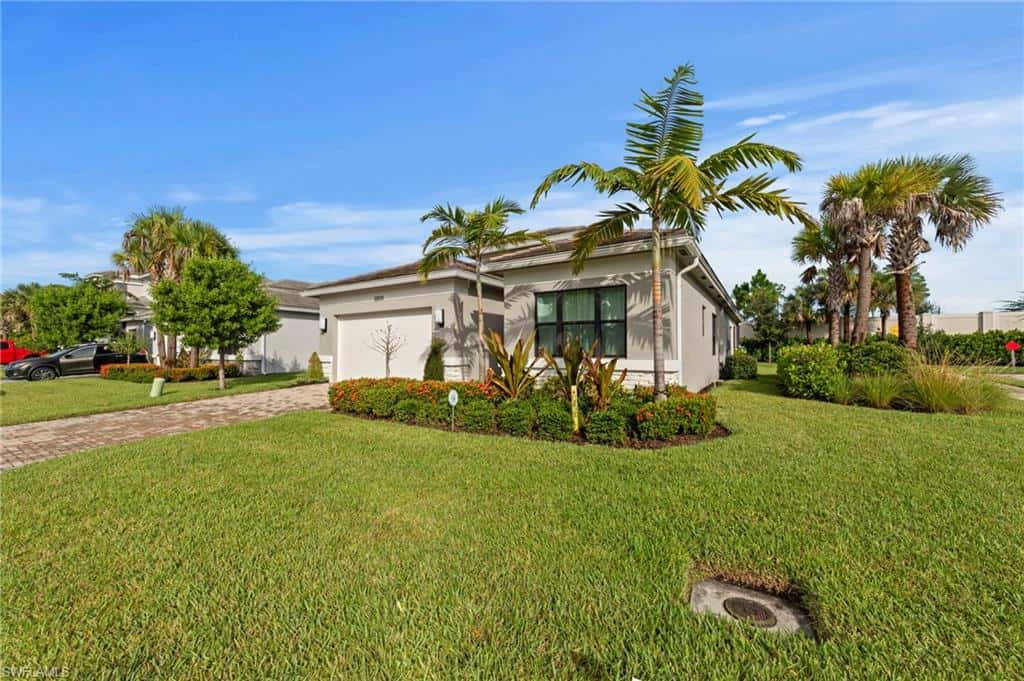 12830 Hawkins Dr, Estero, photo 4
