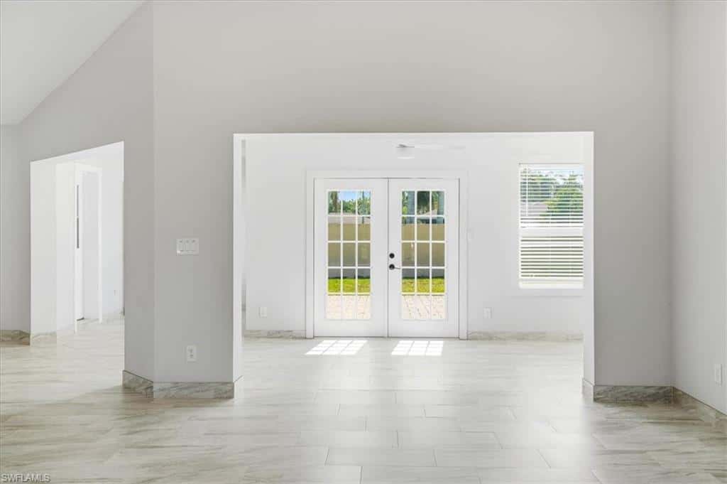 10225 Boca Cir, Naples, photo 9