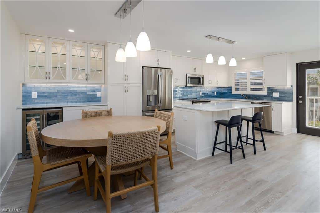 3450 Gulf Shore Blvd #305, Naples, photo 6