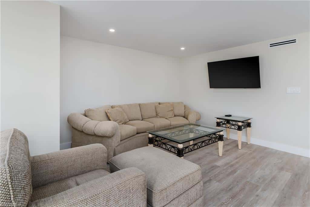 3450 Gulf Shore Blvd #305, Naples, photo 13