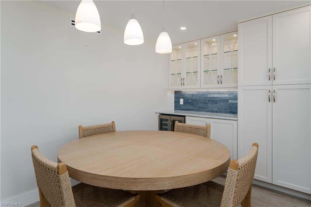 3450 Gulf Shore Blvd #305, Naples, photo 7