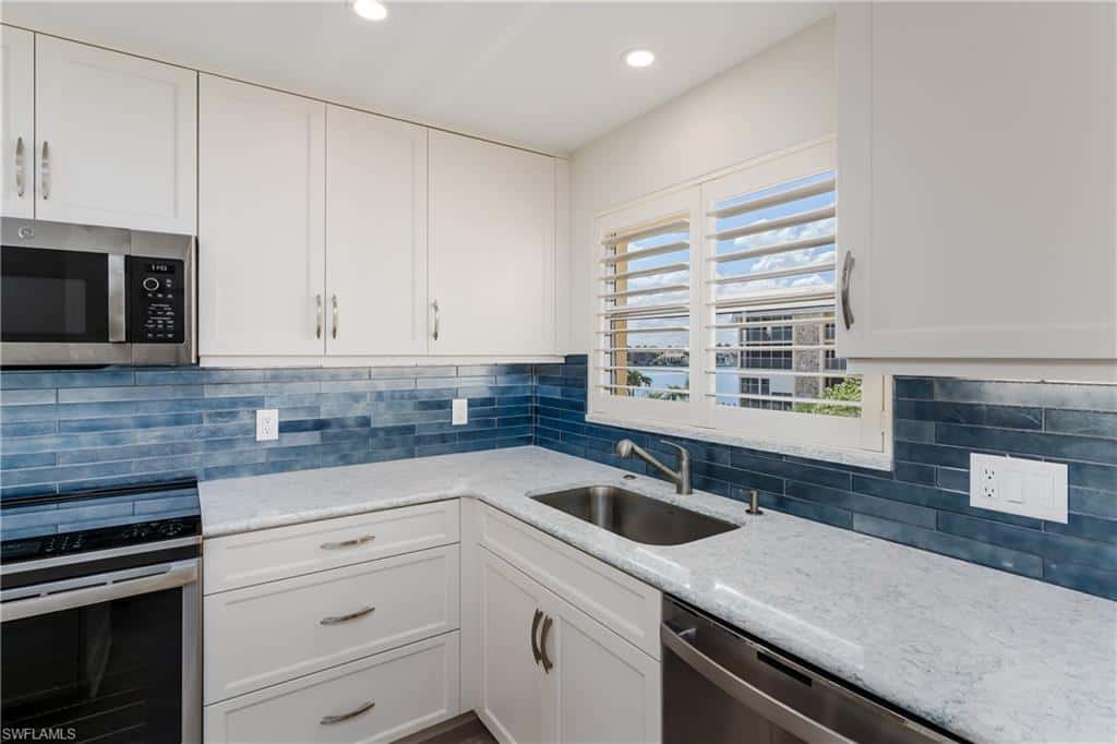 3450 Gulf Shore Blvd #305, Naples, photo 5