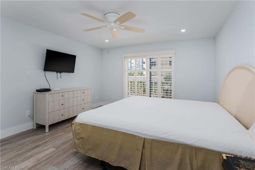 3450 Gulf Shore Blvd #305, Naples, photo 20