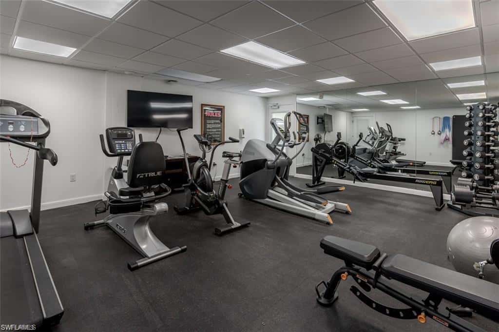 3450 Gulf Shore Blvd #305, Naples, photo 40