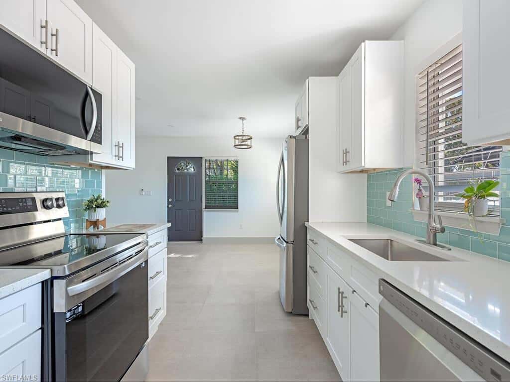 2836 Bayview Dr, Naples, photo 4