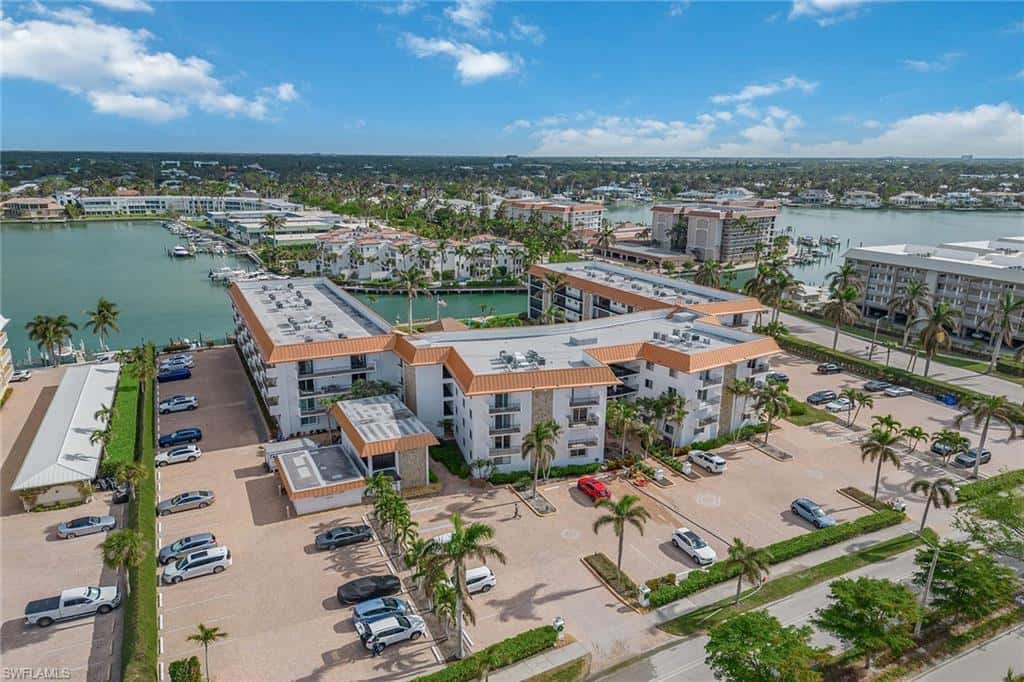 2900 Gulf Shore Blvd #110, Naples, photo 18