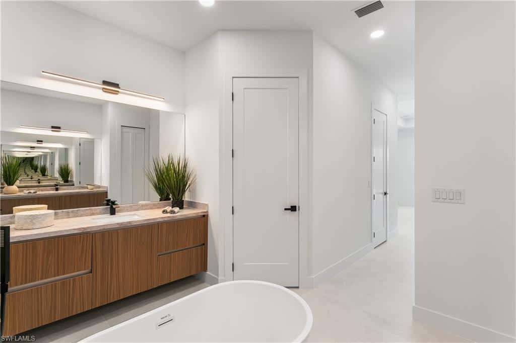 3300 1st Ter, Cape Coral, photo 34