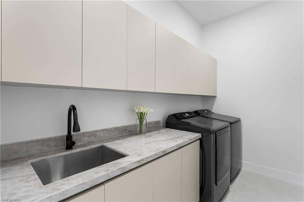 3300 1st Ter, Cape Coral, photo 49