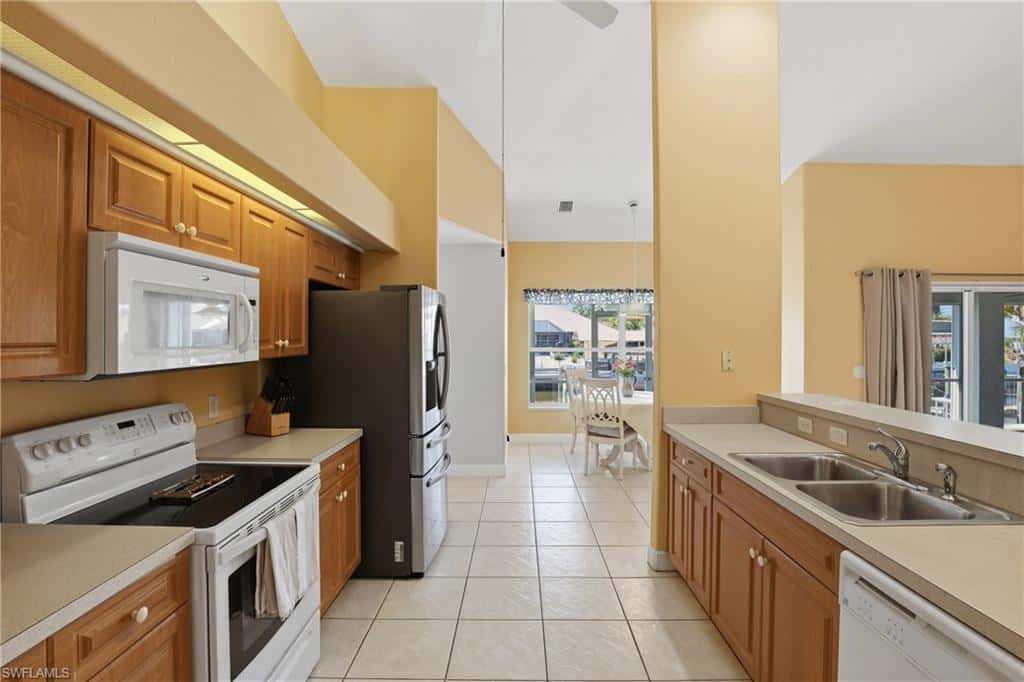 3715 Manatee Dr, St. James City, photo 9