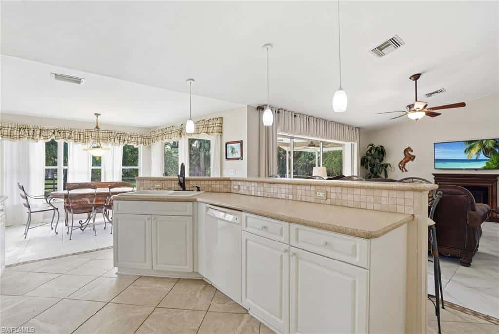 940 10th St, Naples, photo 12