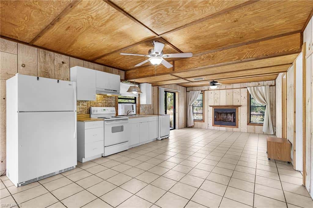 8677 Whispering Pines Dr, St. James City, photo 32