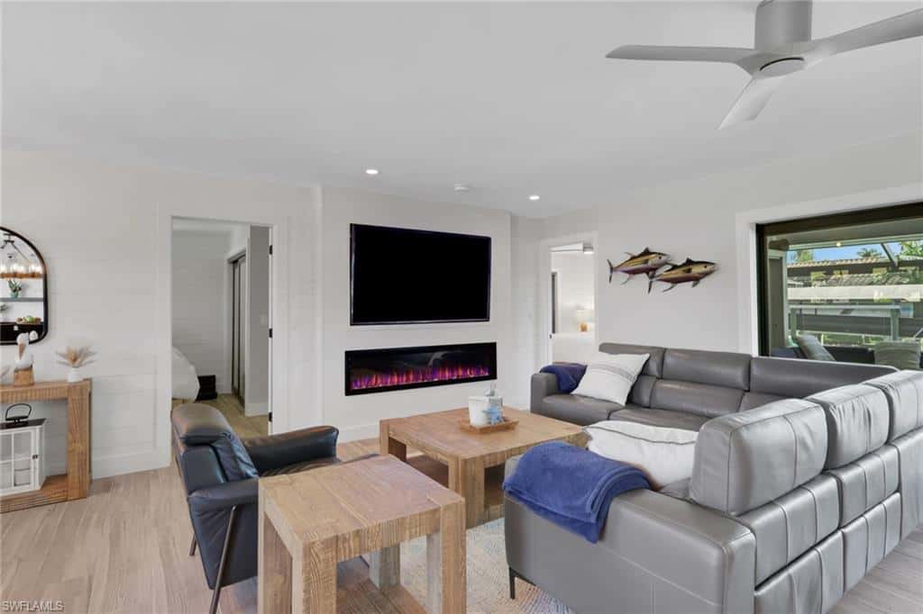 27129 Holly Ln, Bonita Springs, photo 9