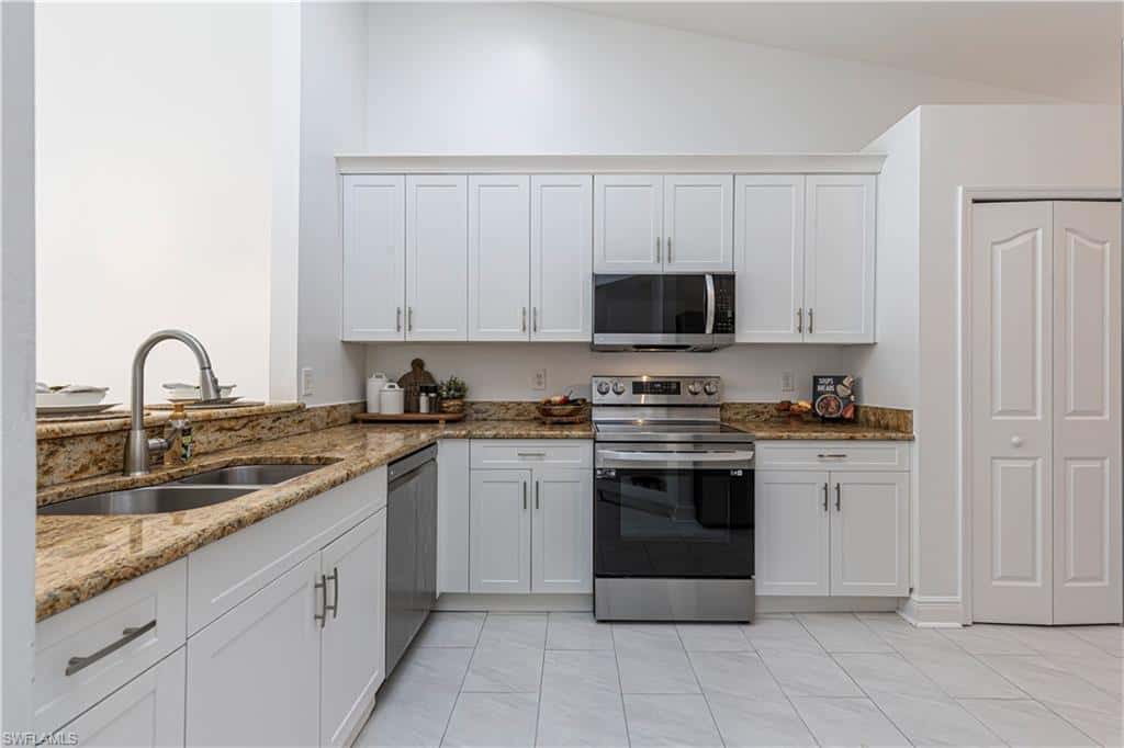 5446 Whitten Dr #19, Naples, photo 14