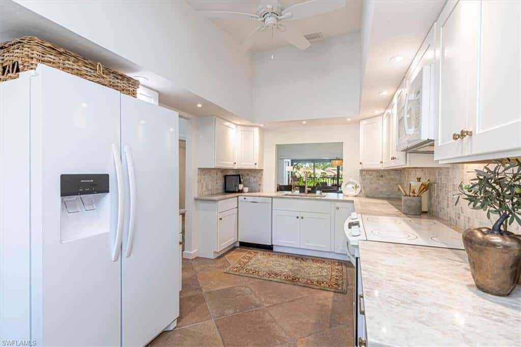 15450 Cedarwood Ln #202, Naples, photo 12