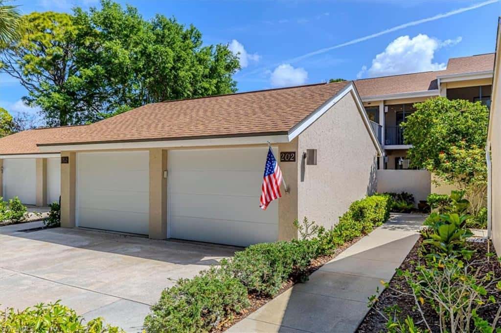 15450 Cedarwood Ln #202, Naples, photo 4