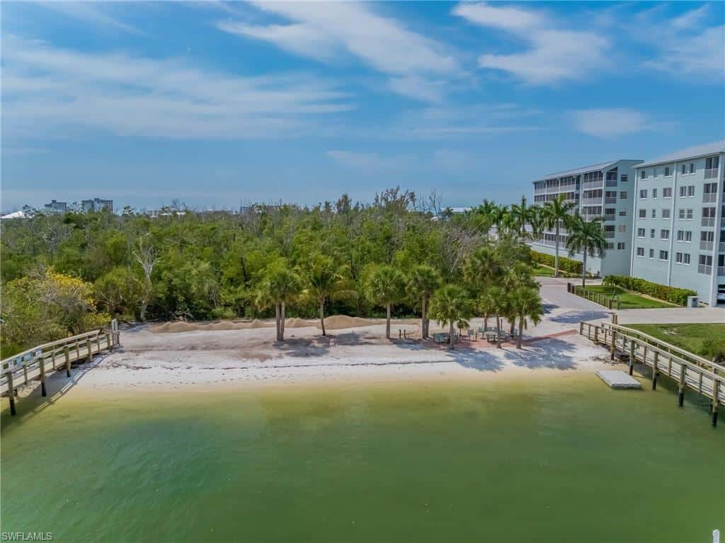 345 Mango St #401, Fort Myers Beach, photo 5