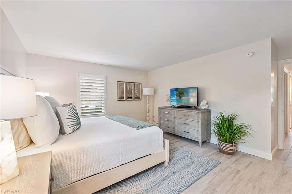 2850 Gulf Shore Blvd #102, Naples, photo 13