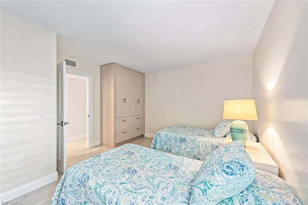 2850 Gulf Shore Blvd #102, Naples, photo 17