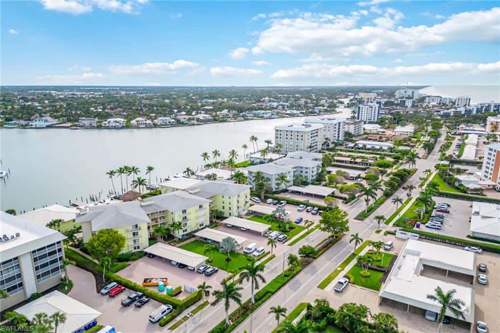 2850 Gulf Shore Blvd #102, Naples, photo 26