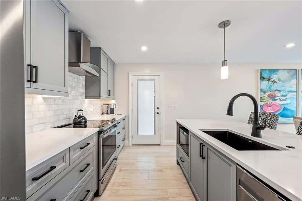 2850 Gulf Shore Blvd #102, Naples, photo 9
