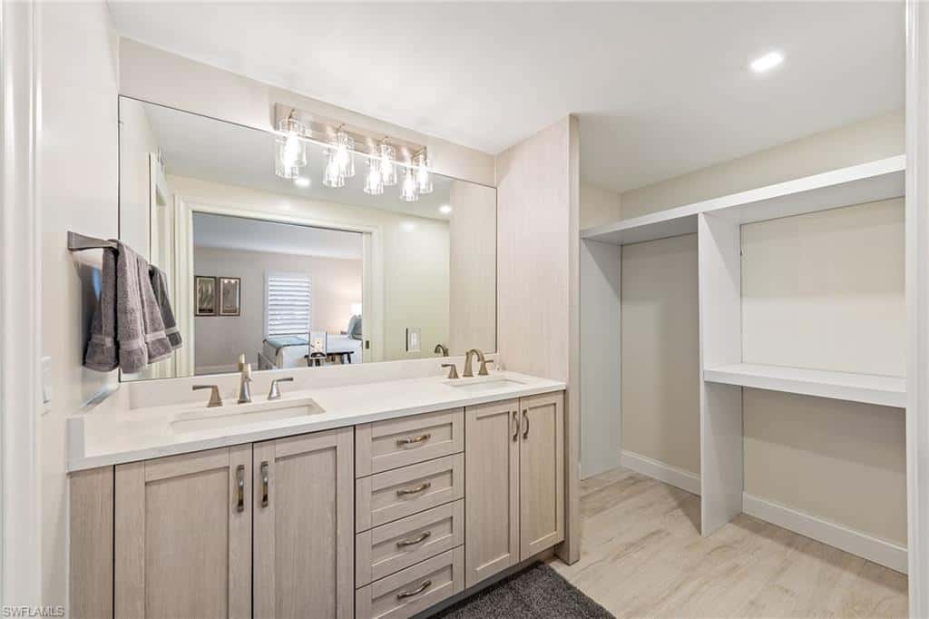 2850 Gulf Shore Blvd #102, Naples, photo 14