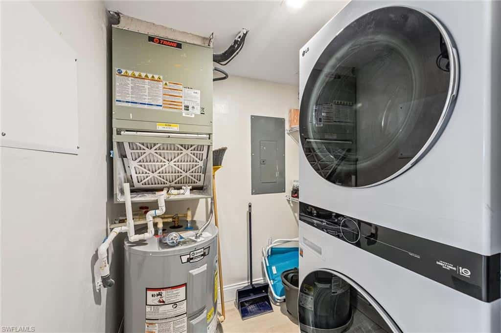2850 Gulf Shore Blvd #102, Naples, photo 19