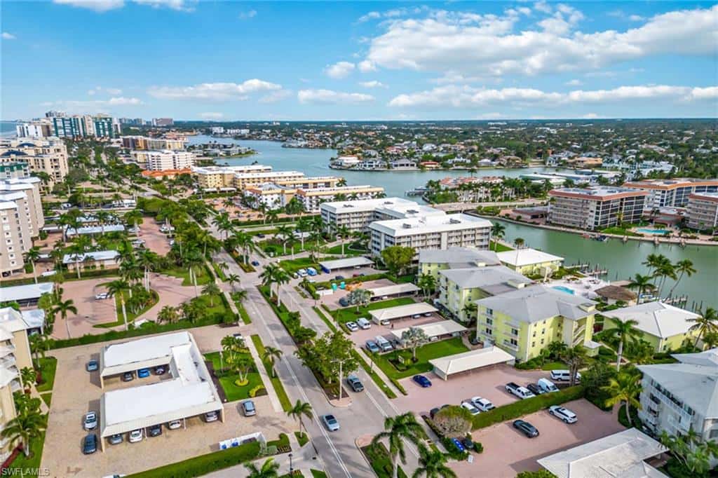 2850 Gulf Shore Blvd #102, Naples, photo 25