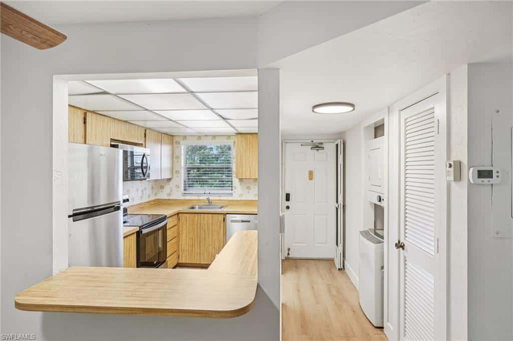 499 Forest Lakes Blvd #305, Naples, photo 7
