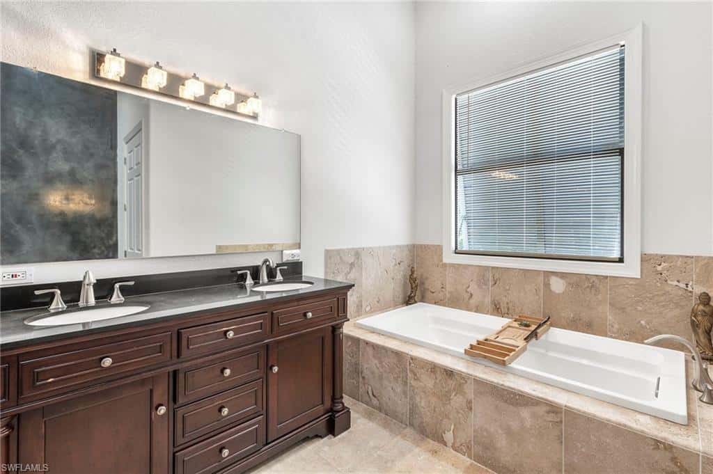 1561 Lynwood Ave, Fort Myers, photo 11
