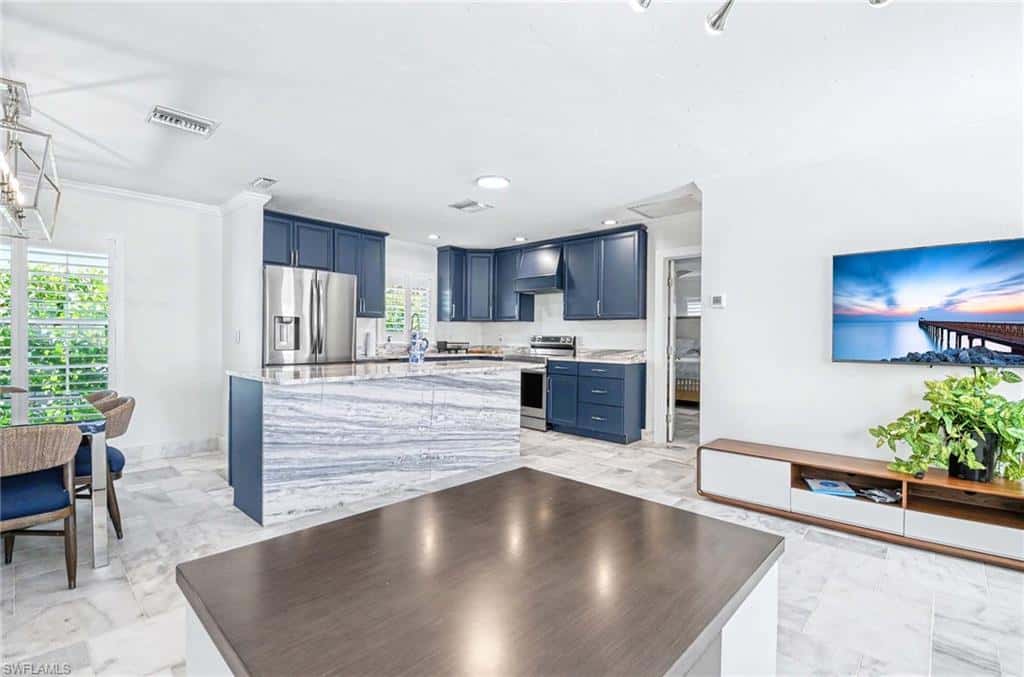 112 Capri Blvd, Naples, photo 7
