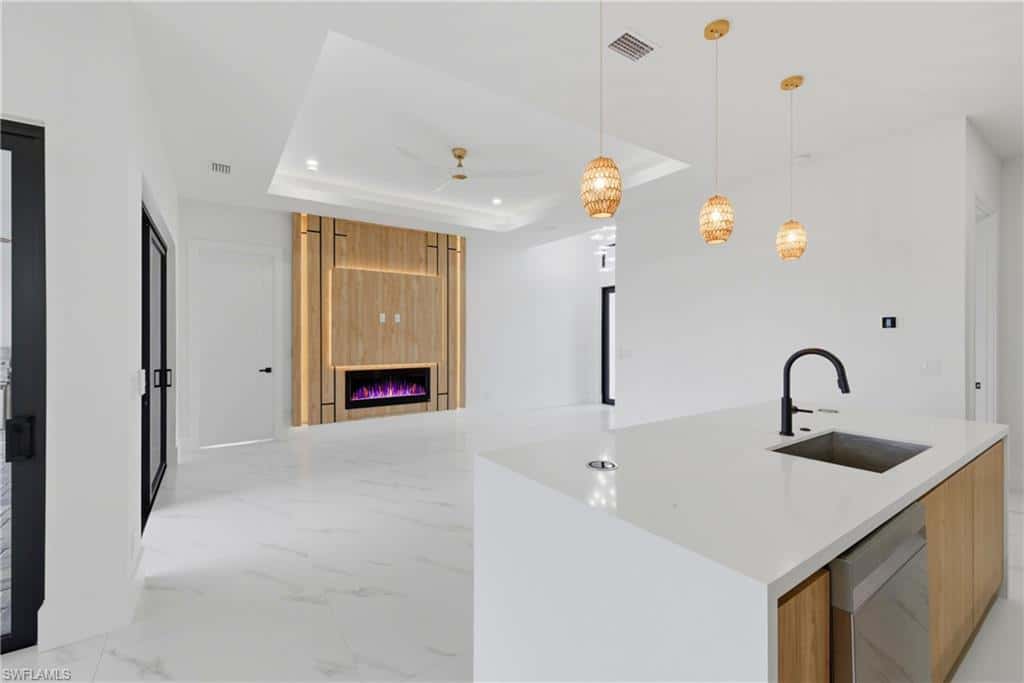 1031 1st Ter, Cape Coral, photo 16