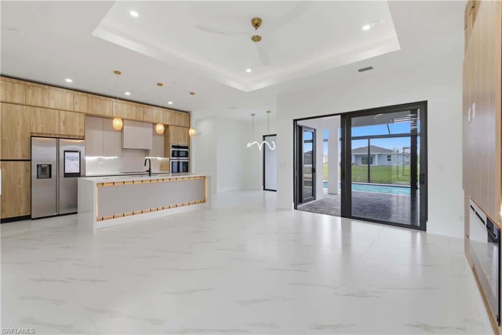 1031 1st Ter, Cape Coral, photo 9